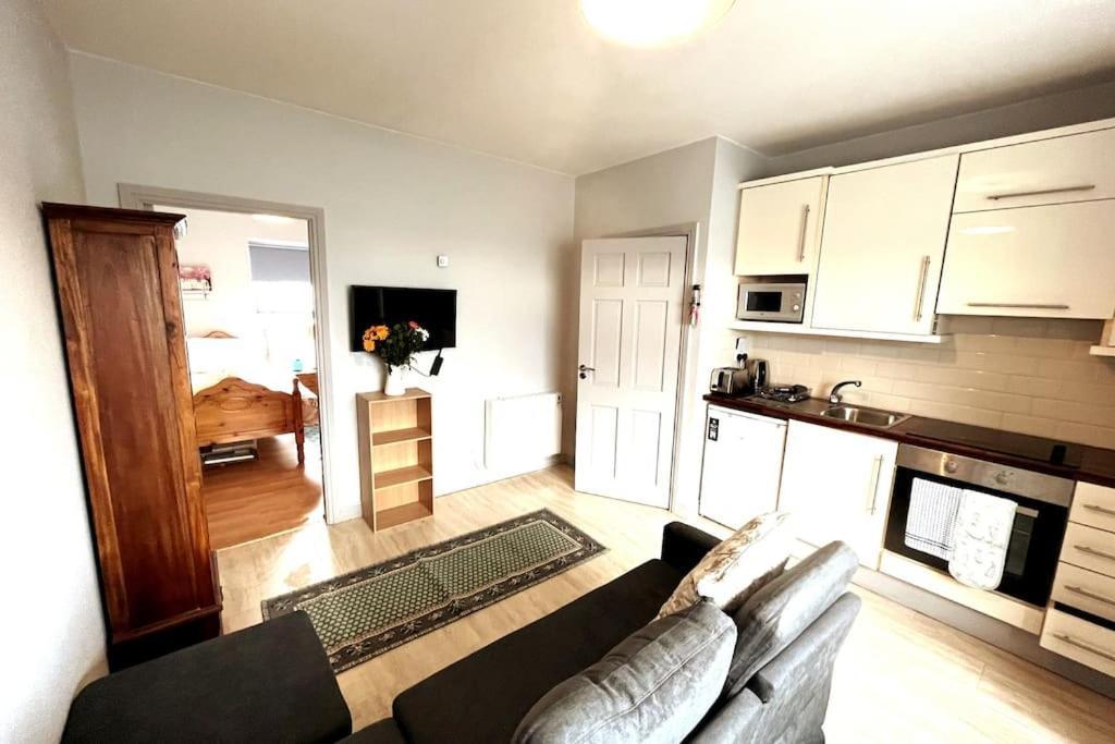 Centrally Located Two Bed Apartment - Sleeps Four Galway Luaran gambar