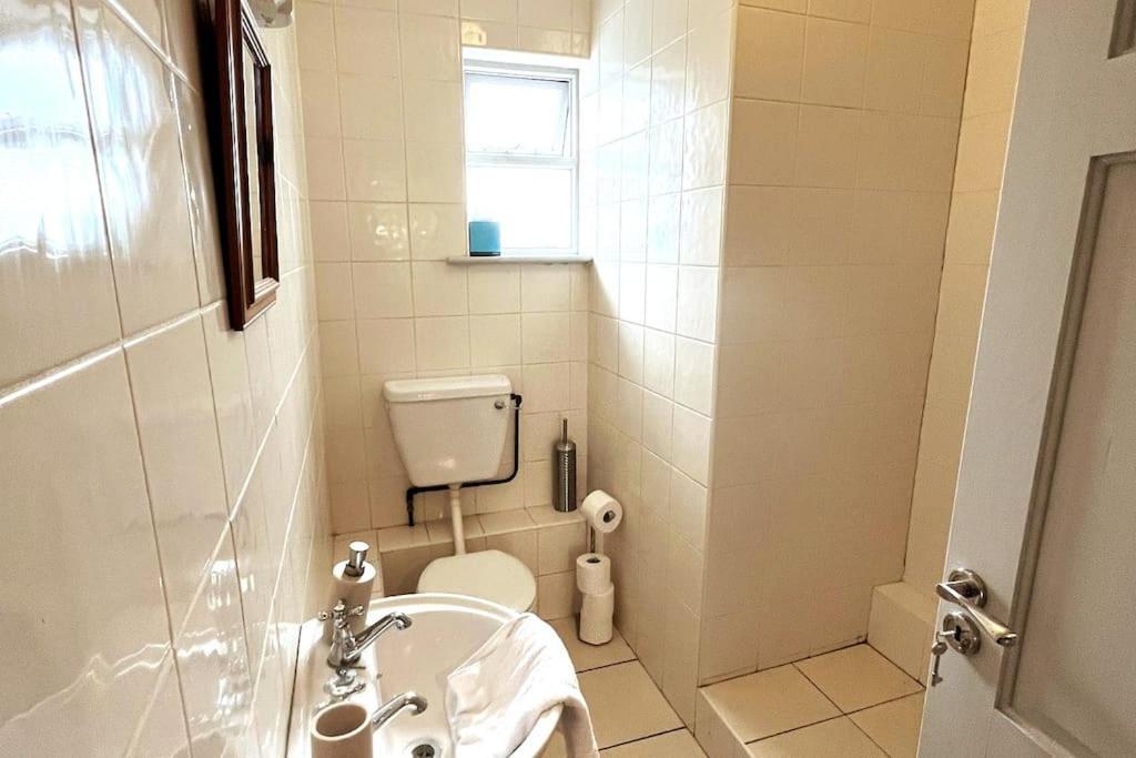 Centrally Located Two Bed Apartment - Sleeps Four Galway Luaran gambar